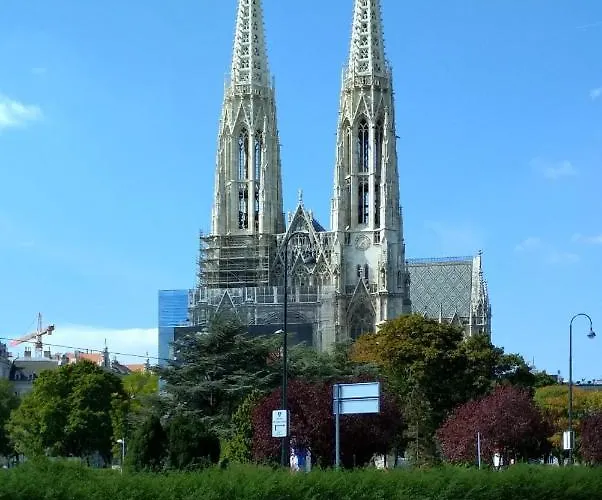דירה Center ! 3 Stops Away From The Center Of Vienna! *